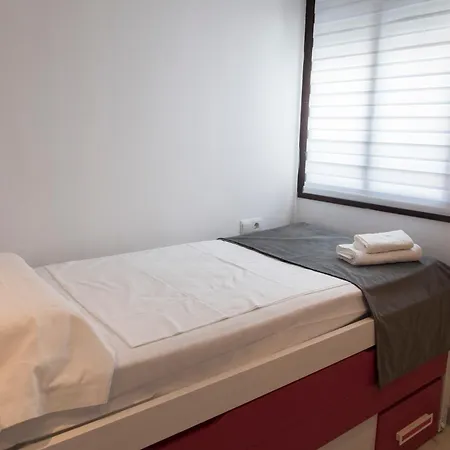 Nightinsevilla Bailen Free Parking Appartamento